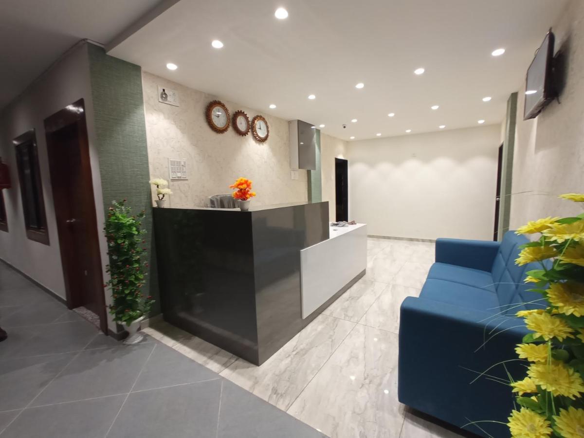 Hotel Mansarovar,Βαντοντάρα Εξωτερικό φωτογραφία