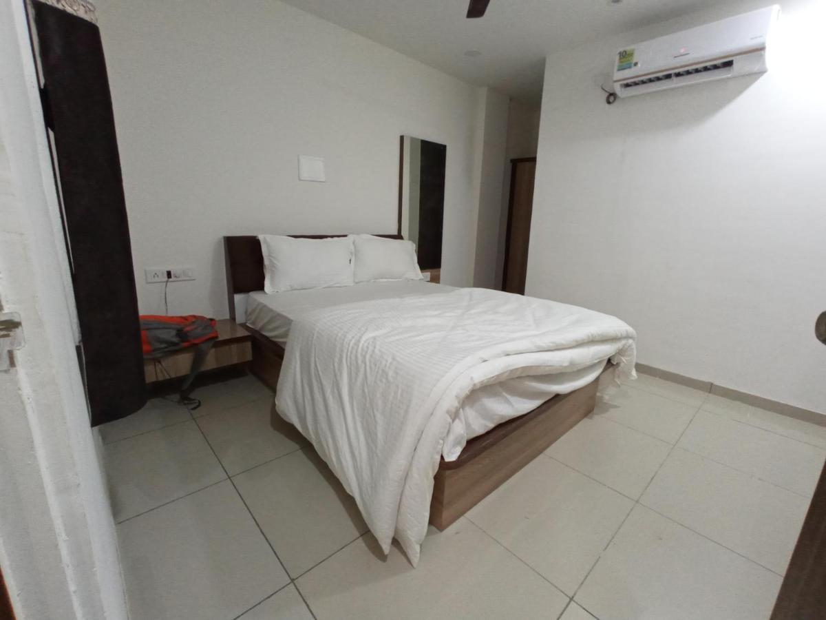 Hotel Mansarovar,Βαντοντάρα Εξωτερικό φωτογραφία