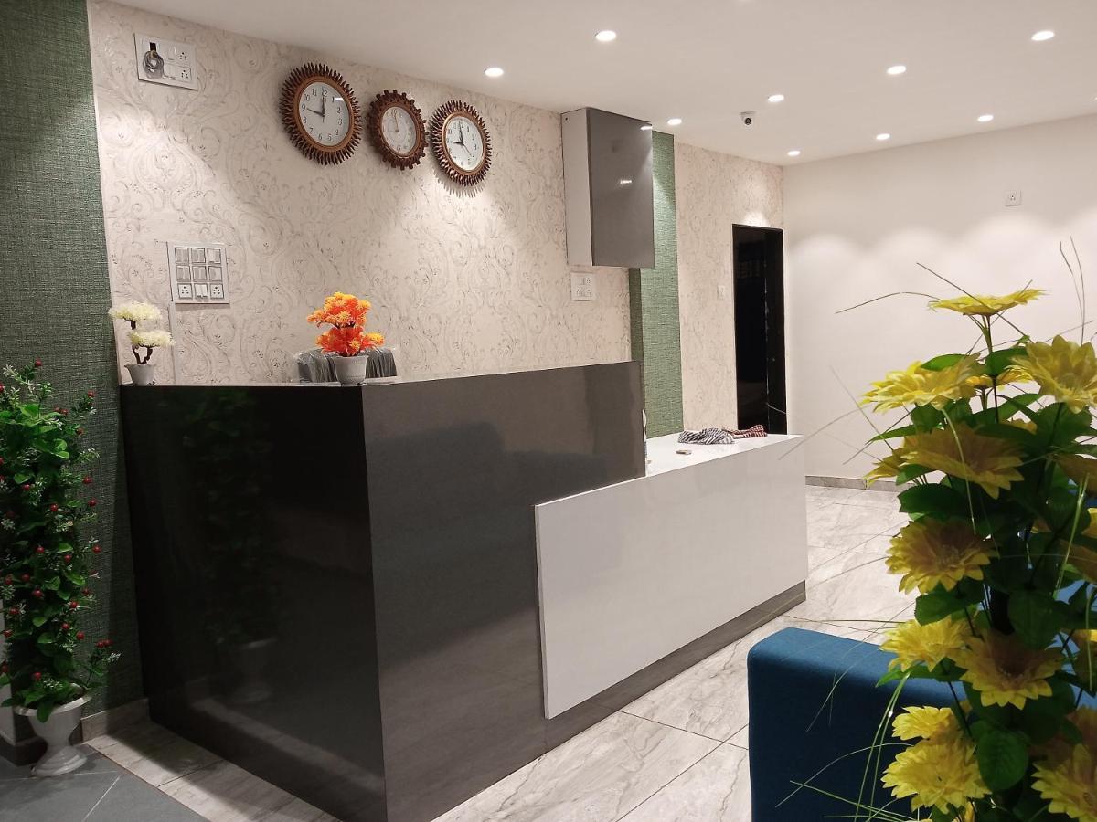 Hotel Mansarovar,Βαντοντάρα Εξωτερικό φωτογραφία