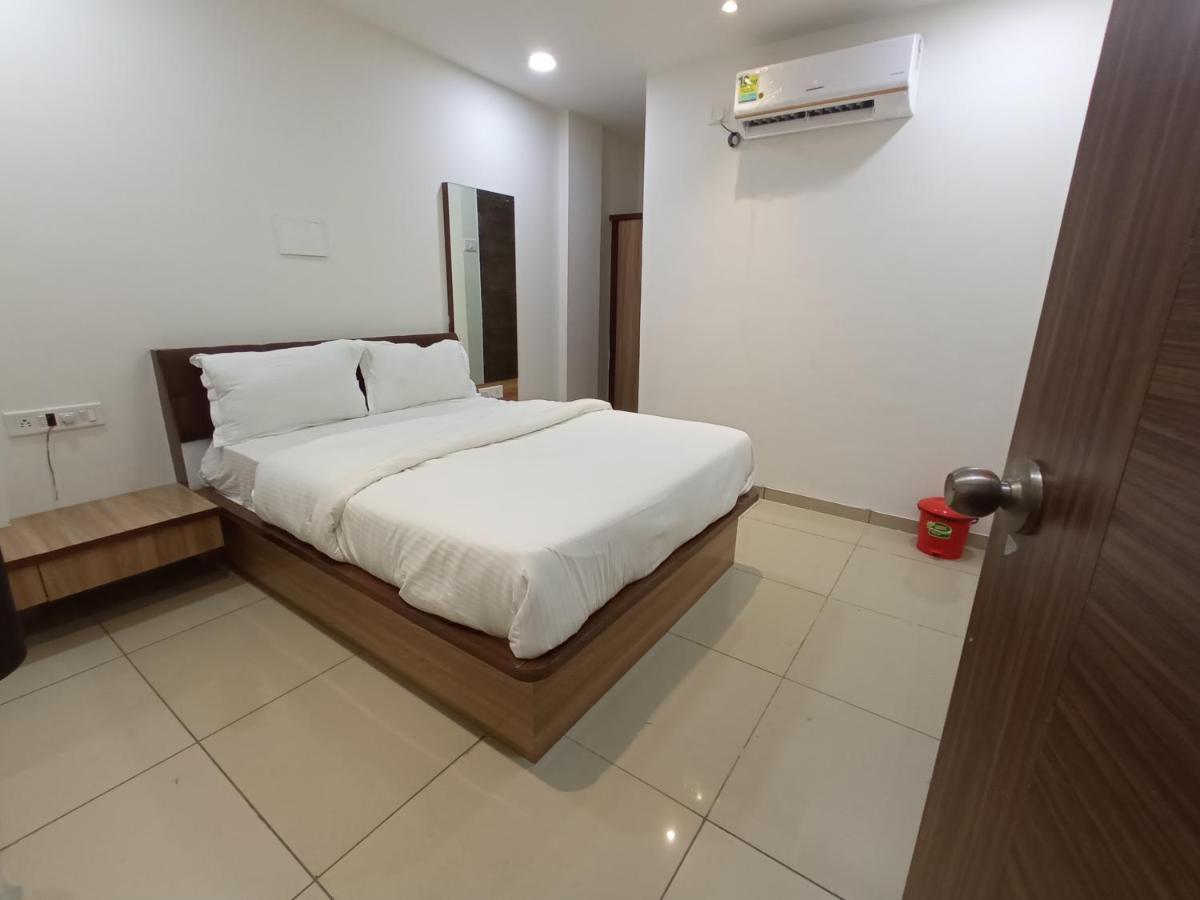Hotel Mansarovar,Βαντοντάρα Εξωτερικό φωτογραφία