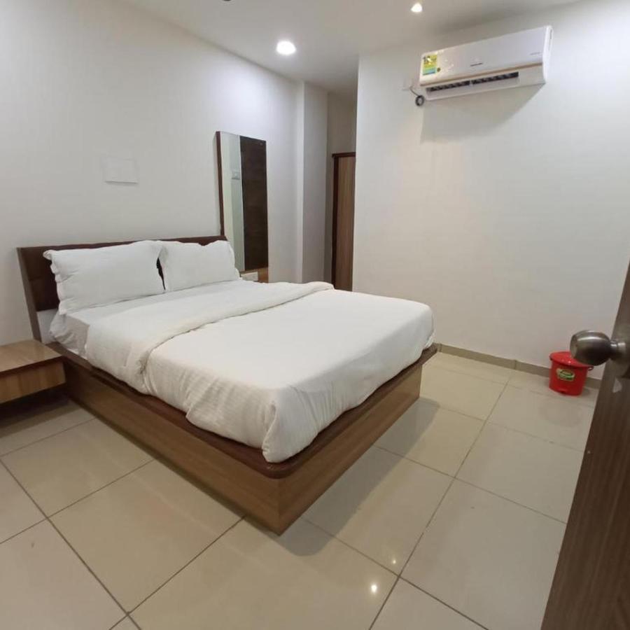 Hotel Mansarovar,Βαντοντάρα Εξωτερικό φωτογραφία